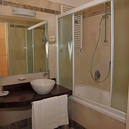 Duca D'aosta 4*